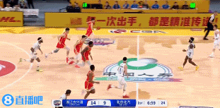 持续发力！胡金秋内线转身强攻得手可惜加罚不中 广厦扩大领先